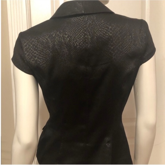 Sexy🔥Dynamite Black Snakeskin Short Sleeve blazer. - Picture 3 of 3